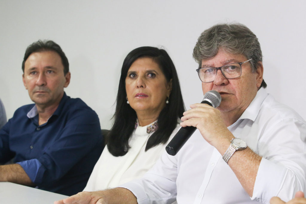 Governador reforça compromisso de normalizar em até 72h abastecimento d’água em CG