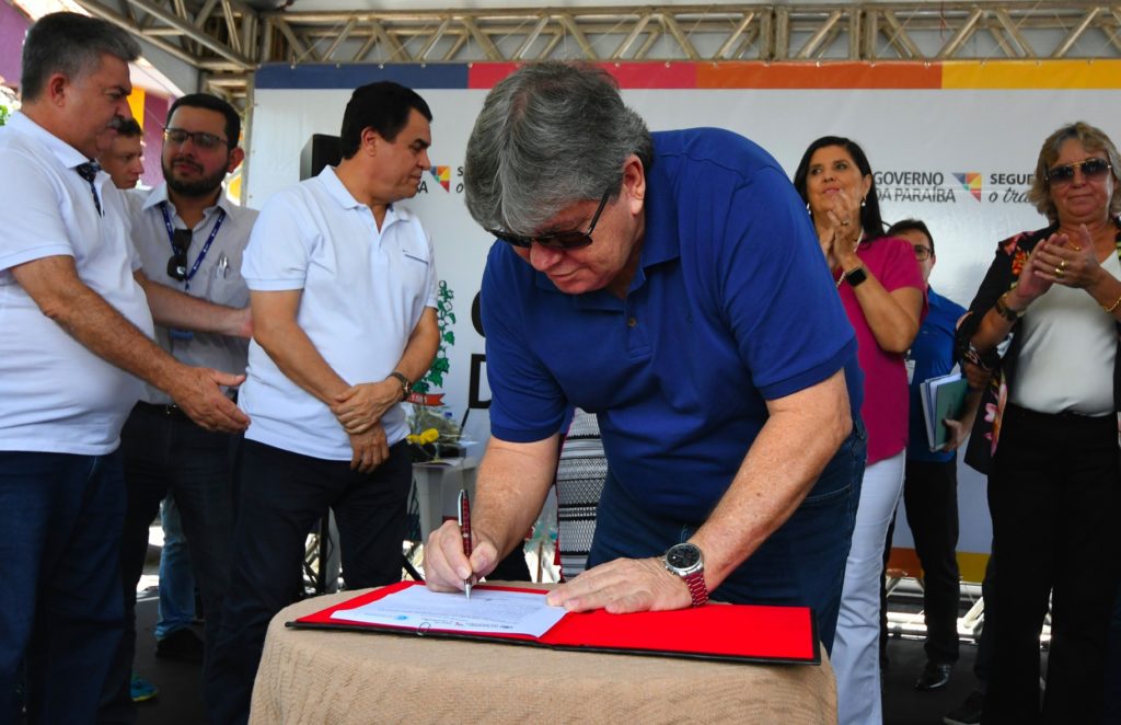 Governador autoriza início da obra de esgotamento sanitário de Poço de José de Moura