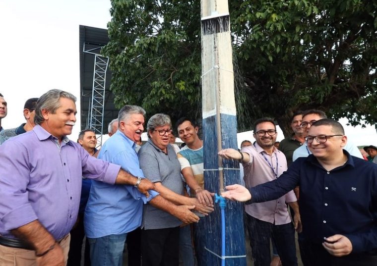 Governador e presidente da Cagepa inauguram sistema abastecimento de Santa Inês