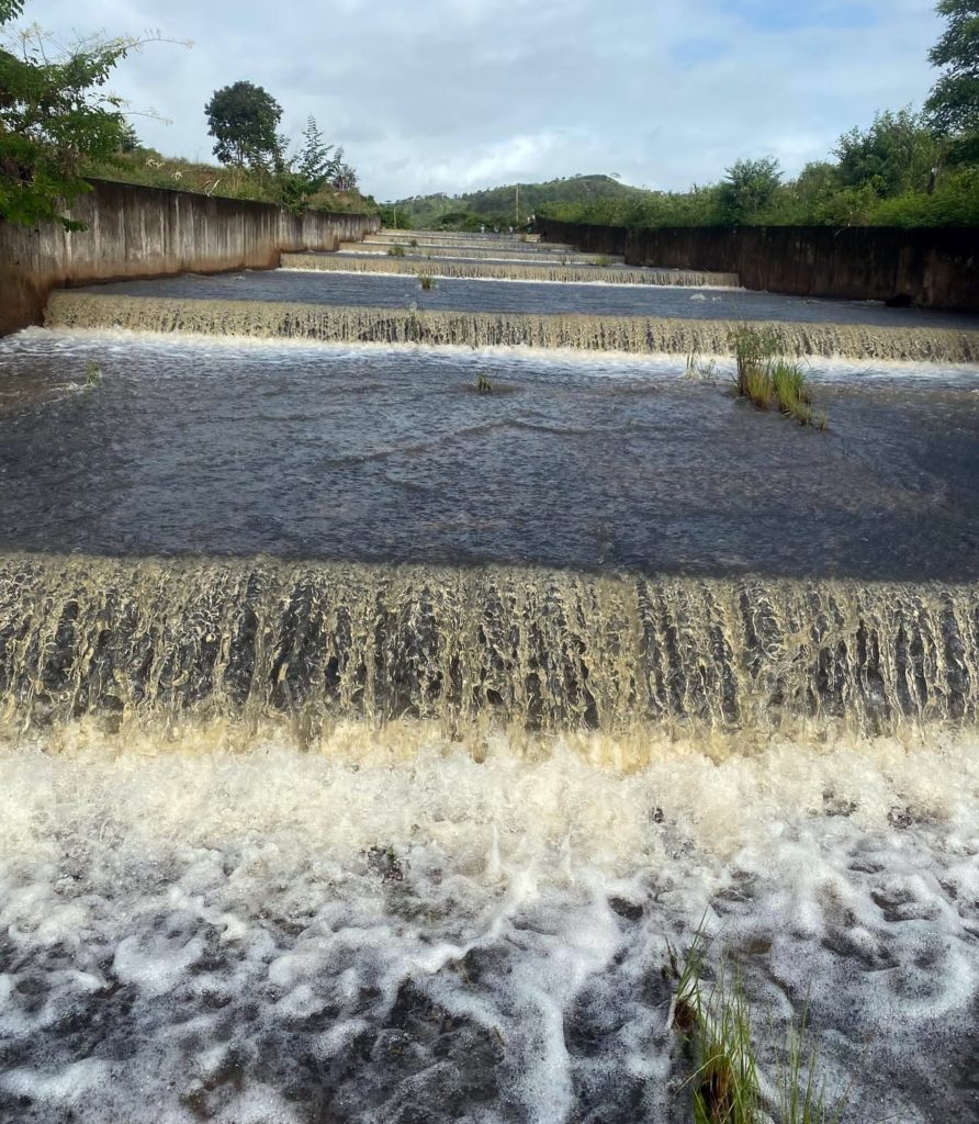 Após 11 anos, barragem de Tauá, em Cuitegi, atinge capacidade máxima e sangra