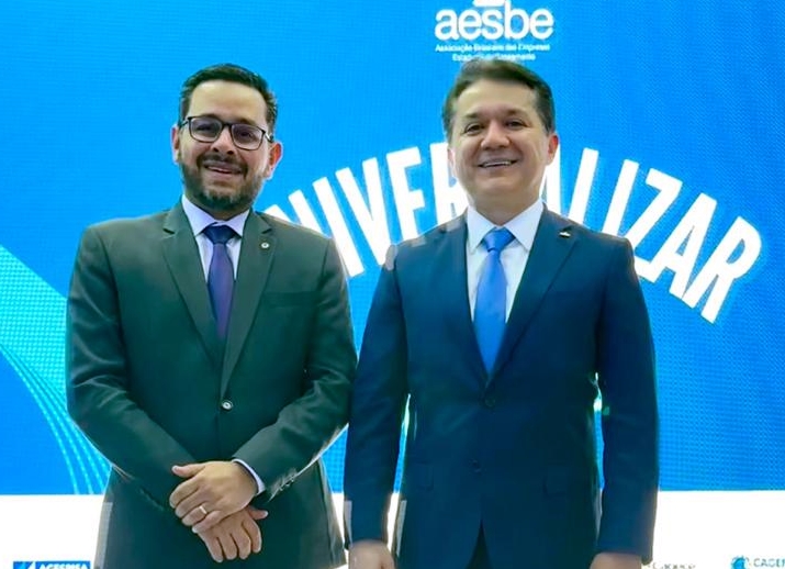 Presidente da Cagepa prestigia cerimônia de posse da nova diretoria da Aesbe, em Brasília